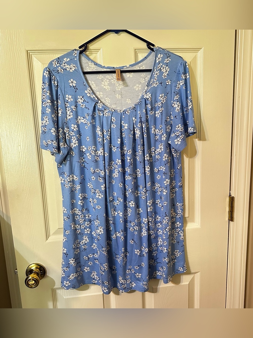 Source Unknown Light Blue Floral Short-Sleeve Scoop Neck Tunic